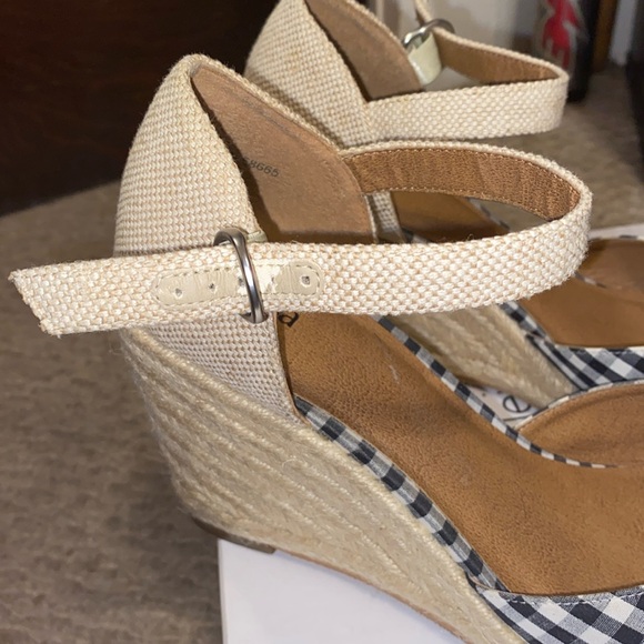 Susina Checkered Wedges - Picture 3 of 4